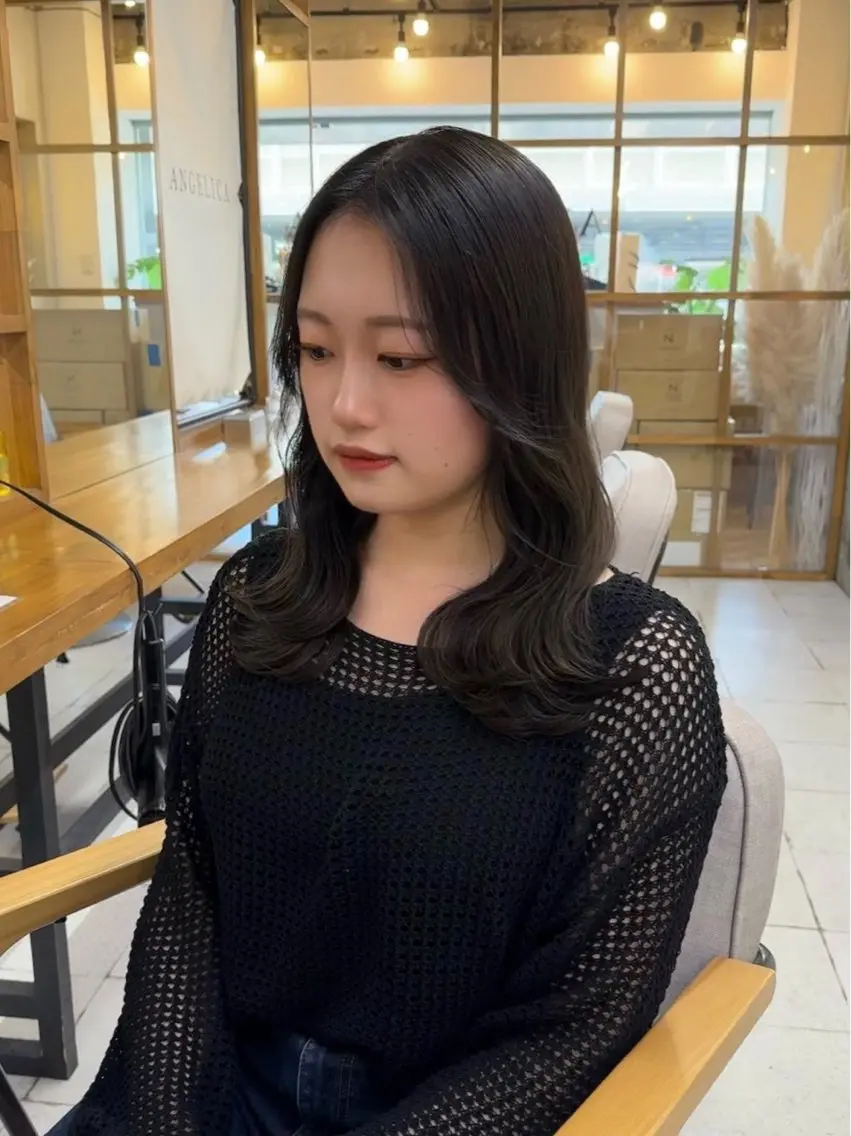 セミロング カラー ヘアアレンジ 透明感カラー ハッシュカット 髪質改善 韓国風ヘア レイヤーカット カット ヘアカラー トリートメント 韓国レイヤーカット★ 小林大樹のヘアスタイル