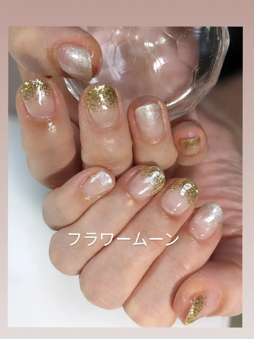 ネイル グラデーション ハンドネイル フラワー ムーンのネイルデザイン