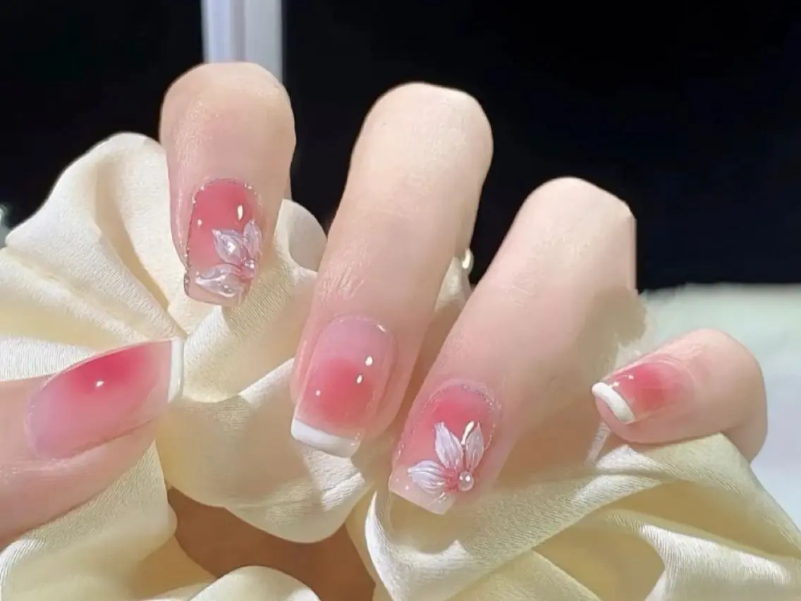 ネイル オーロラネイル チークネイル 長さ出し フットネイル フレンチネイル AND Nail 長さだし専門新宿店のネイルデザイン