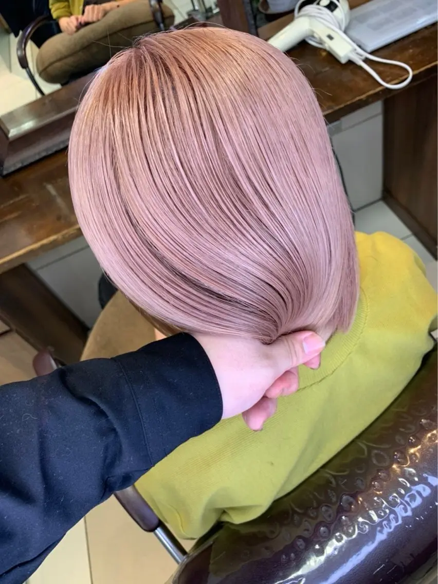 カラー ブリーチ ラベンダーカラー ピンクカラー のぐち ゆうなのヘアスタイル