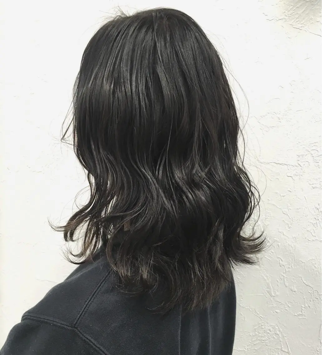 カラー アッシュ ブルーカラー ブルーアッシュ ヘアカラー 🤍2nd🤍田所 美希のヘアスタイル