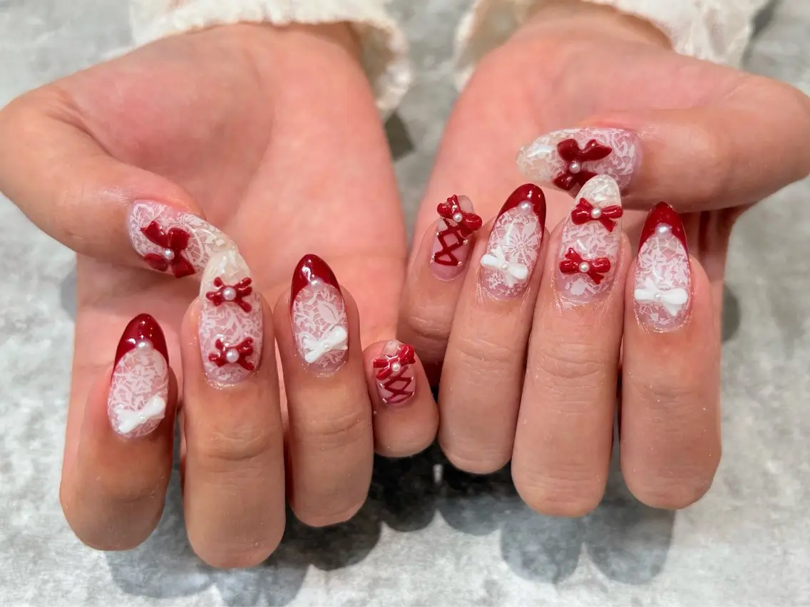 ネイル フレンチネイル レース 赤色 リボン ハンドネイル Plus Ehiku /Ayakaのネイルデザイン
