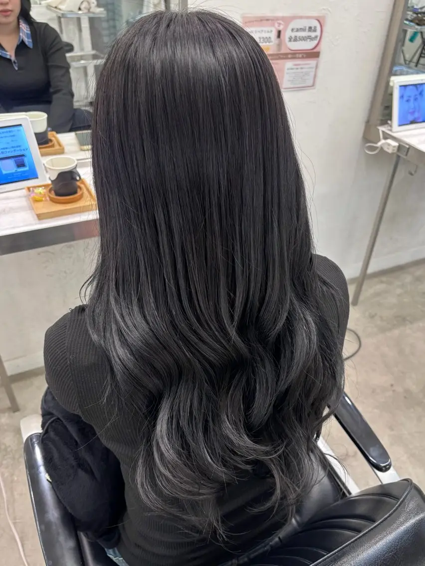 ロング カラー 黒髪 ブルーカラー ブルーブラック ヘアカラー 韓国ヘア🇰🇷 HINAのヘアスタイル