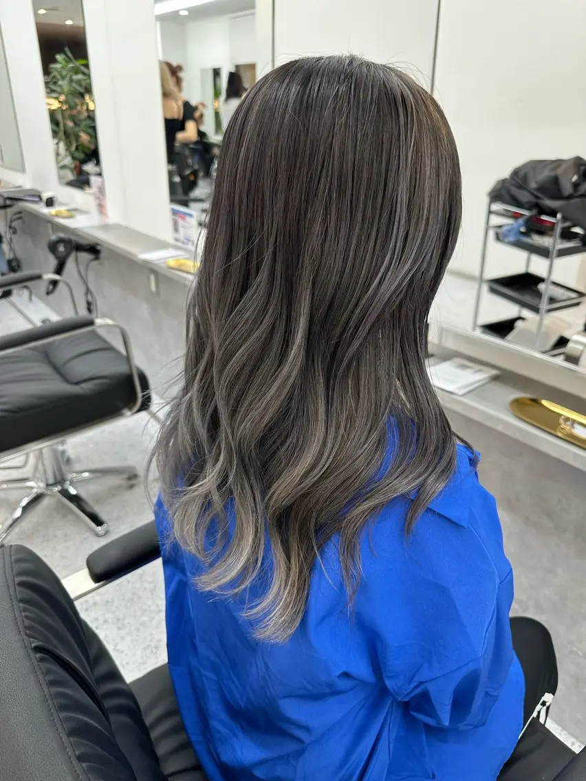 ミディアム カラー ヘアアレンジ ヘアカラー トリートメント 久米 治仁のヘアスタイル