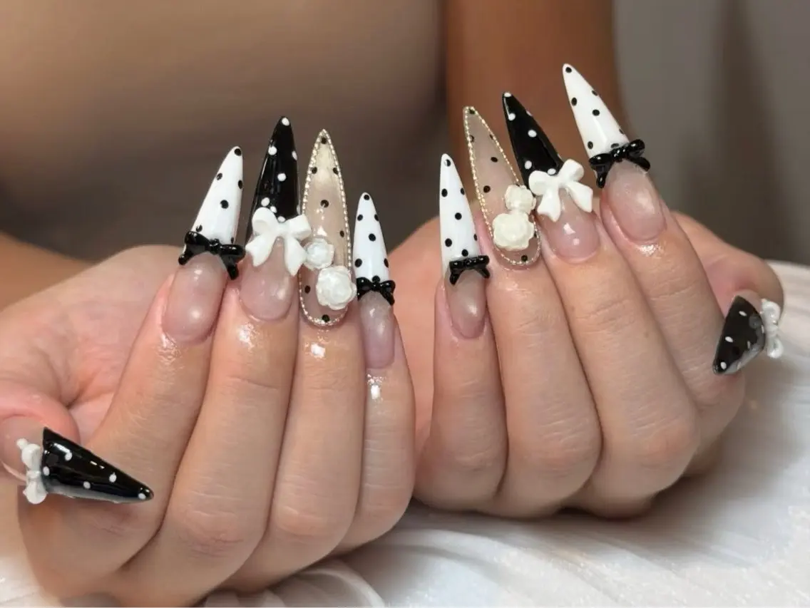 ネイル アートネイル オーロラネイル フレンチネイル ジェルネイル グラデーション ハンドネイル Sora Nail Studioのネイルデザイン
