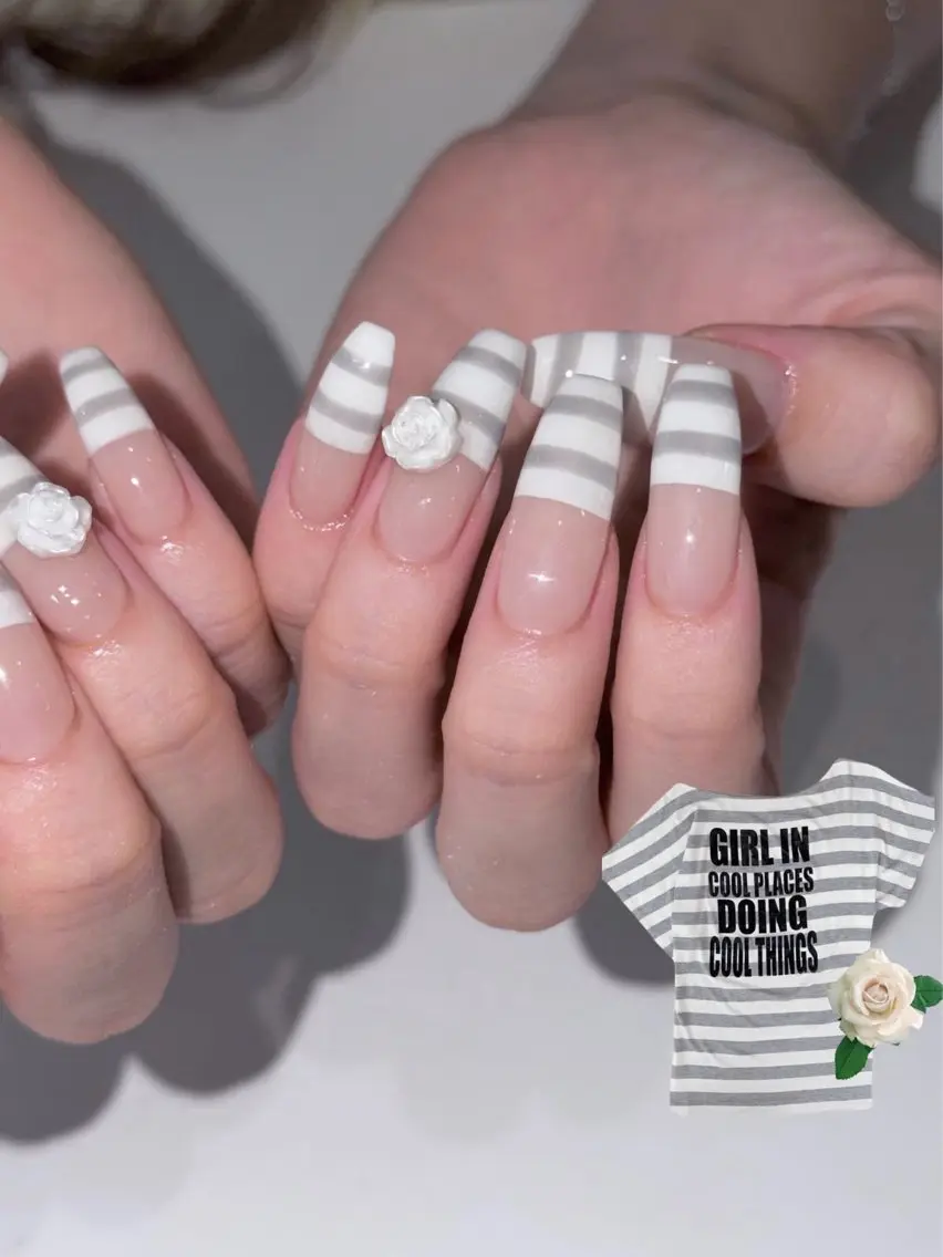 ネイル チークネイル ドット フットネイル フレンチネイル グラデーション ハンドネイル ハンドケア Nihonthy Nail 新宿のネイルデザイン