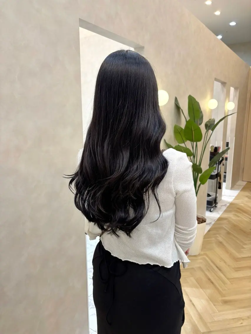 ロング カラー 透明感カラー 顔まわりレイヤー 髪質改善 レイヤーカット トリートメント 赤み消し・レイヤー 髪質改善 丸毛一輝のヘアスタイル