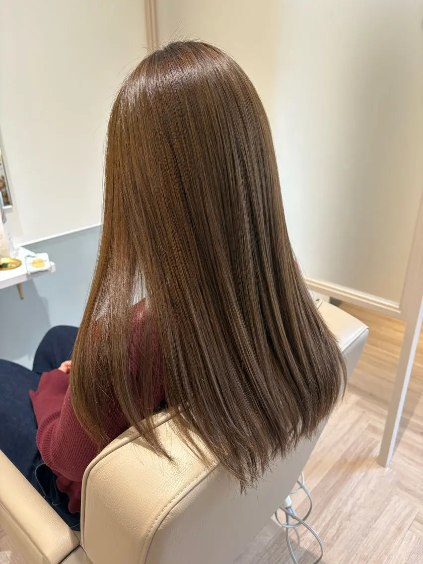ロング カラー 舩坂 友賀のヘアスタイル