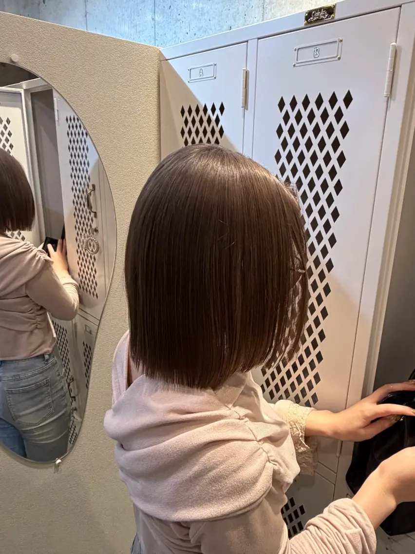 ショート ヘアカラー ハイトーン✖️ 縮毛矯正シュンペイのヘアスタイル