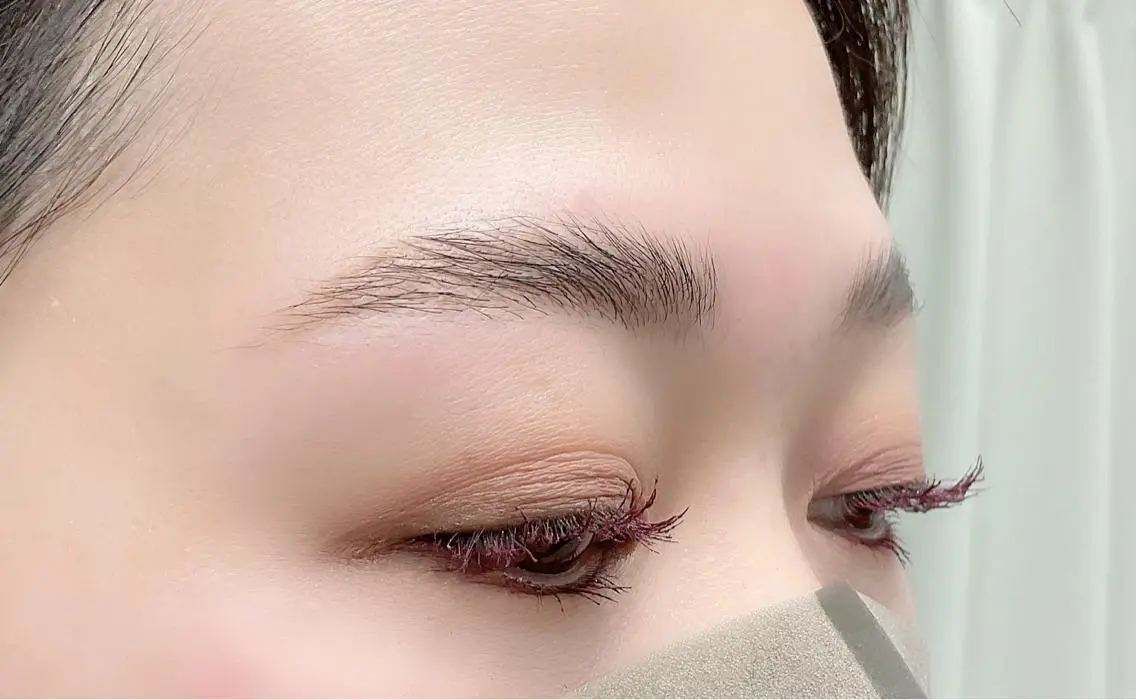 プロのヘアメイクが手がけるアイブロウスタイリング(ブロウリフト＋ワックス脱毛＋お仕上げ＋アイブロウメイクアップ)の写真
