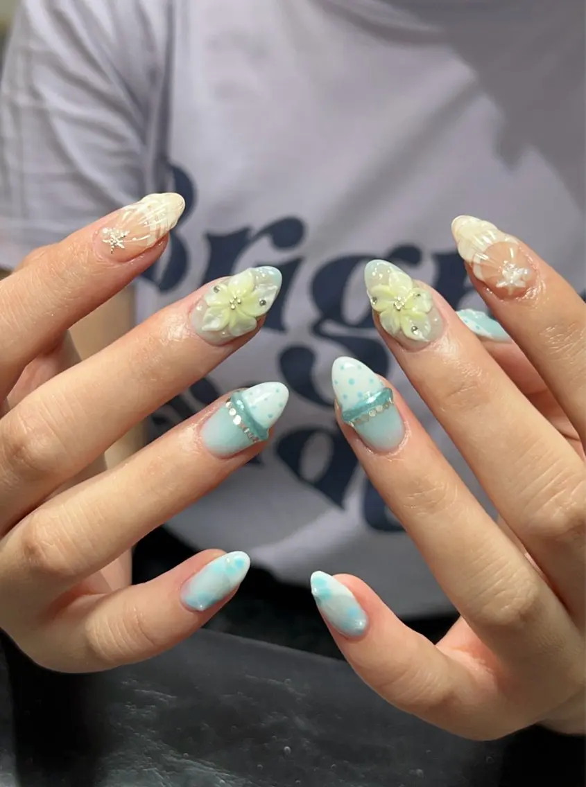 ネイル グラデーション ラメ(グリッター) マグネットネイル ミラーネイル ニュアンスネイル ハンドネイル Lumi de nailsのネイルデザイン