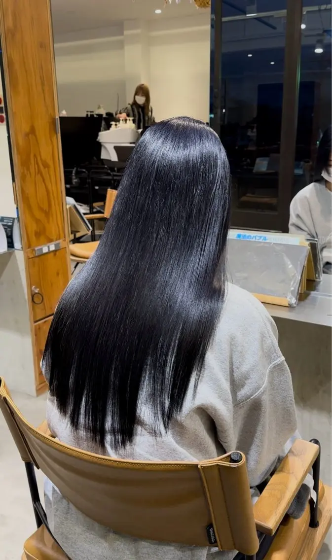ロング カラー 黒髪 ブルーカラー ブルーブラック トリートメント 各務原/カラー/ブリ ーチお任せください！のヘアスタイル