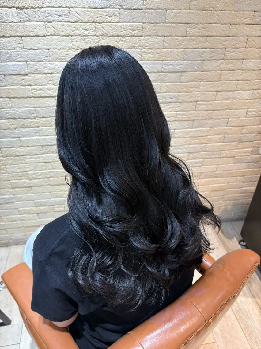 セミロング カラー ヘアカラー トリートメント しおり🍬 KOKORO🤍のヘアスタイル