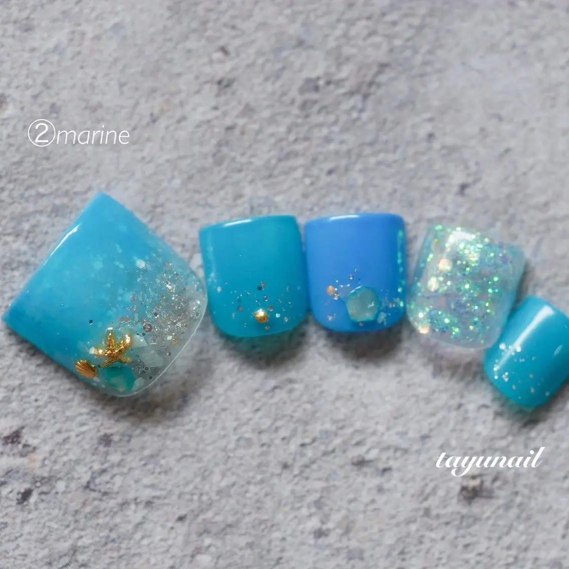 ネイル アートネイル ブルー フットネイル ジェルネイル ワンカラーネイル フットネイル ネイルサロン 【たゆnail】のネイルデザイン