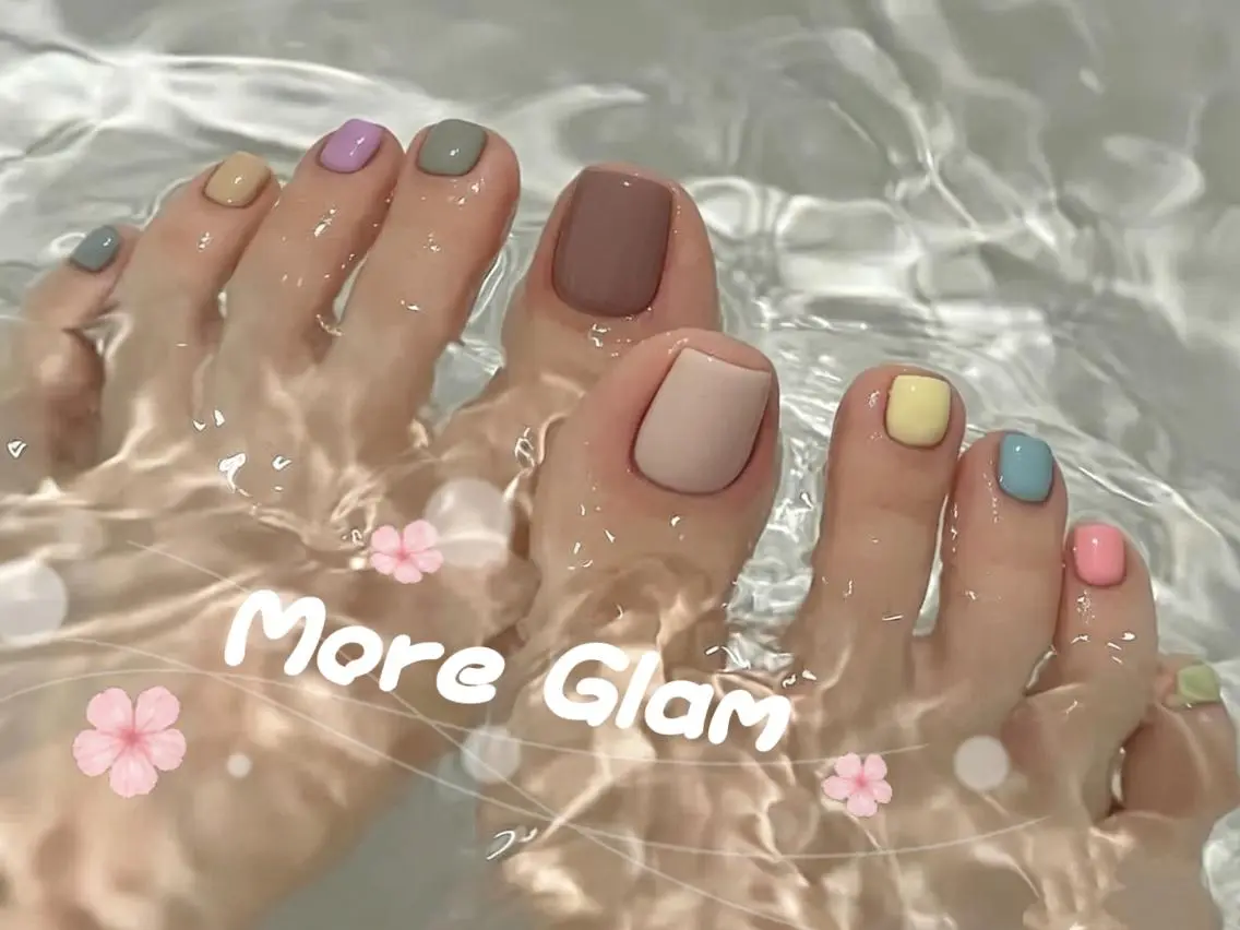 ネイル フットネイル フレンチネイル ジェルネイル ガラスフレンチ 韓国ネイル MoreGlam Nailsのネイルデザイン