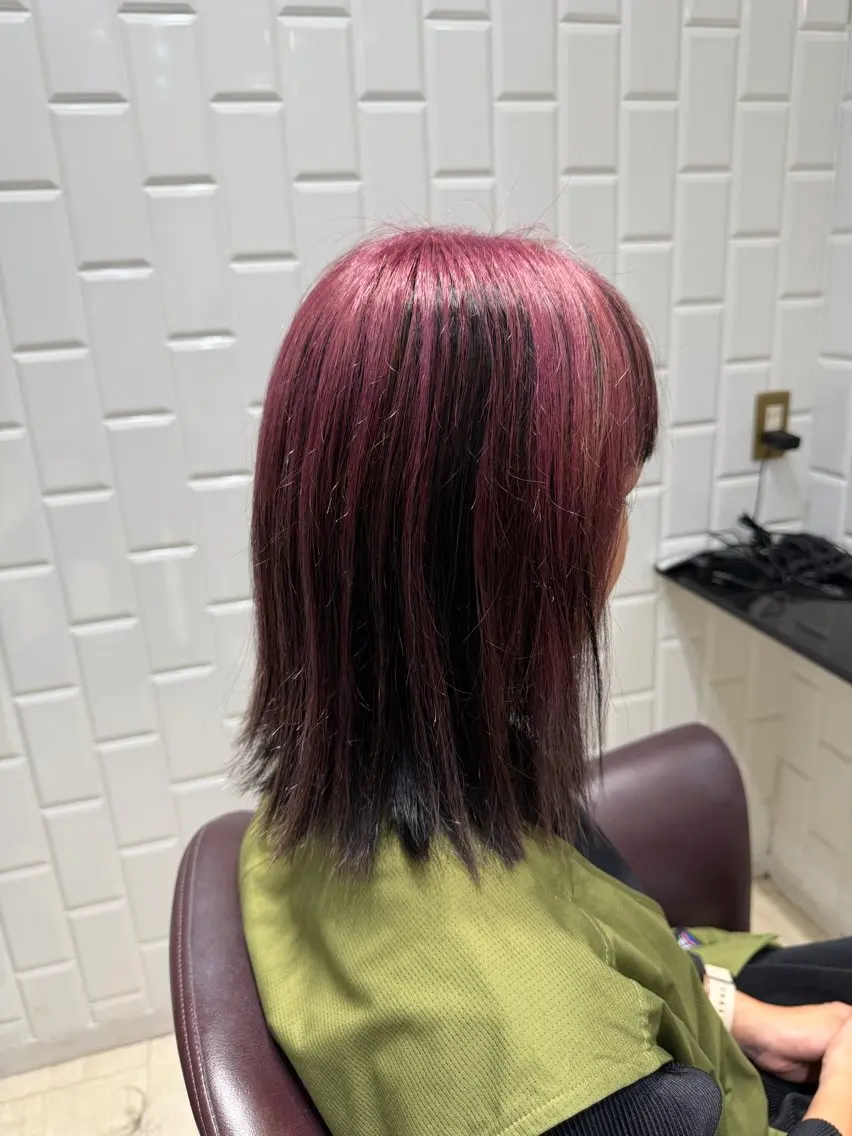 ミディアム カラー 岡 咲穂のヘアスタイル