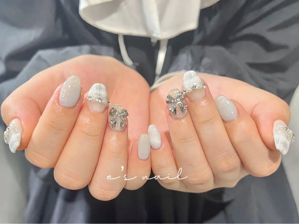 ネイル ハンドネイル ハンドケア e’s nail Lumièreのネイルデザイン