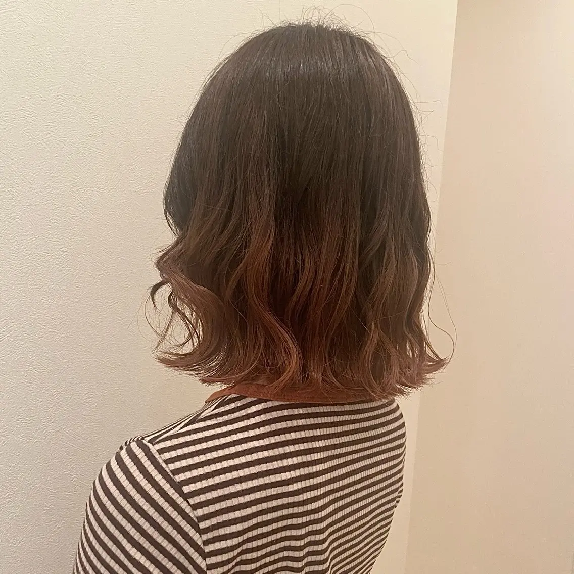 ミディアム カラー グラデーションカラー オレンジ 石黒 晴香のヘアスタイル