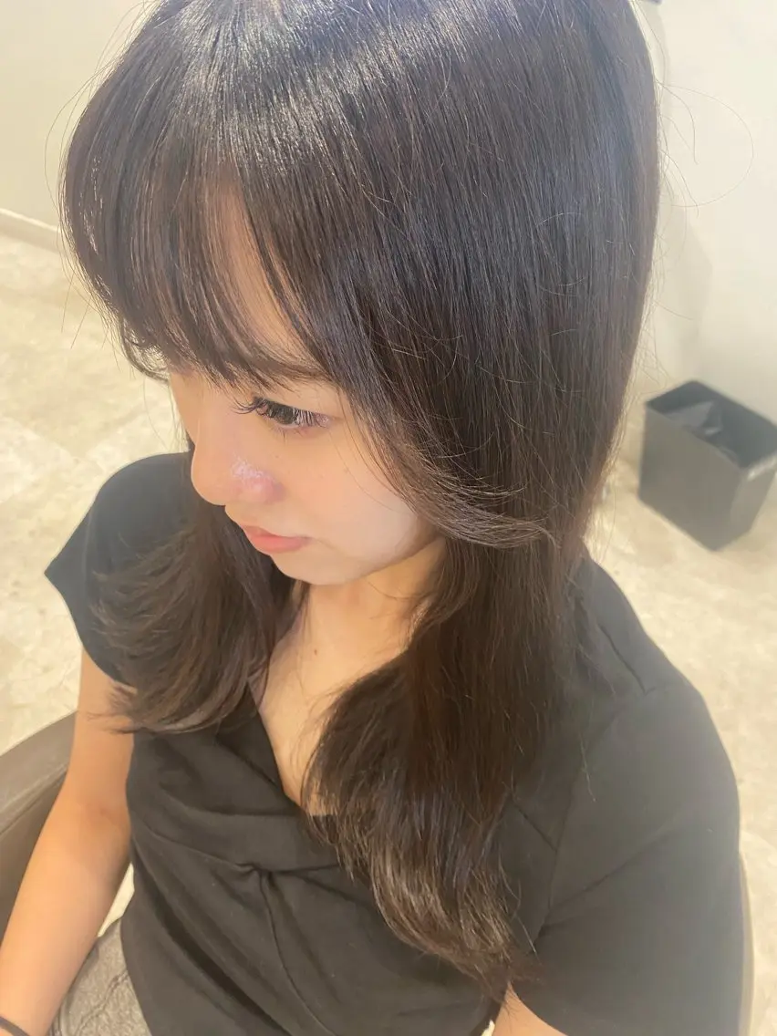 ロング アッシュ アッシュブラウン Conon 響のヘアスタイル
