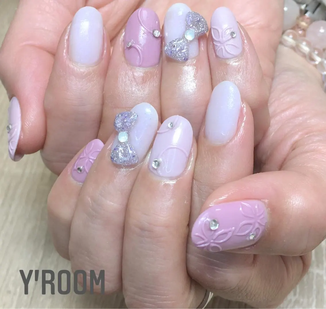 ネイル オーロラネイル フラッシュネイル ジェルネイル グラデーション 氷ネイル・うるうるネイル YUKA (ネイリスト)のネイルデザイン