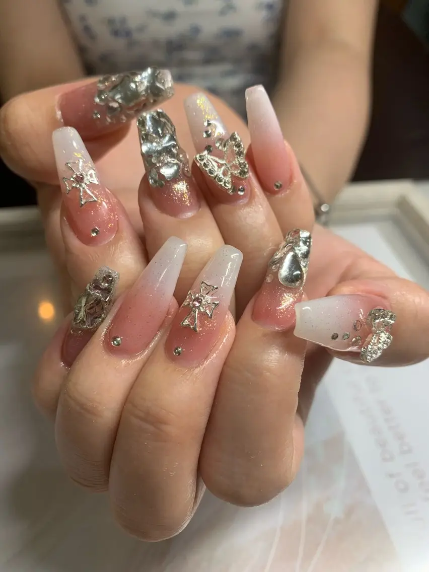 ネイル フレンチネイル ジェルネイル 韓国ネイル マグネットネイル マグネットフレンチ akina nailsのネイルデザイン