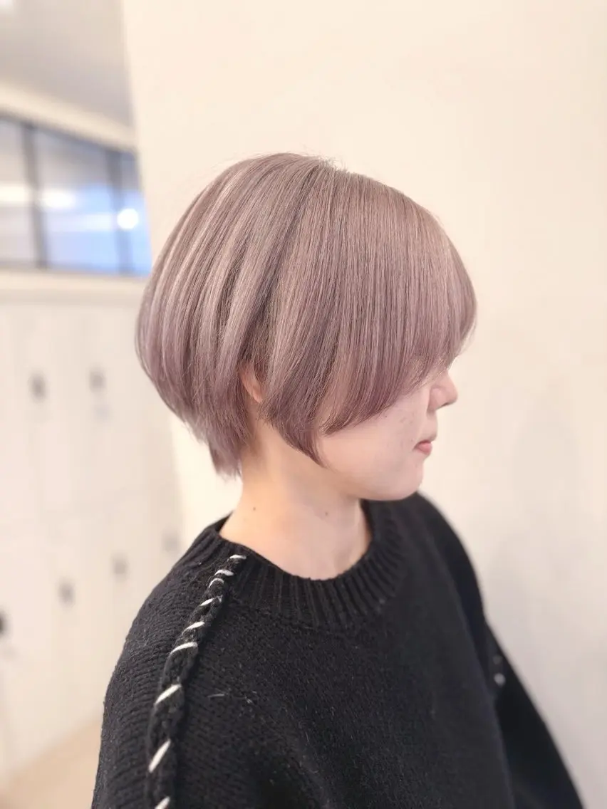 ショート カラー グレージュ ショートヘア 小顔カット ✨小顔ショート /ハイトーン　河内のヘアスタイル