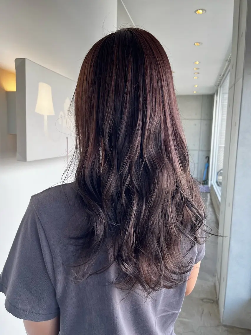 セミロング おせ ちさとのヘアスタイル