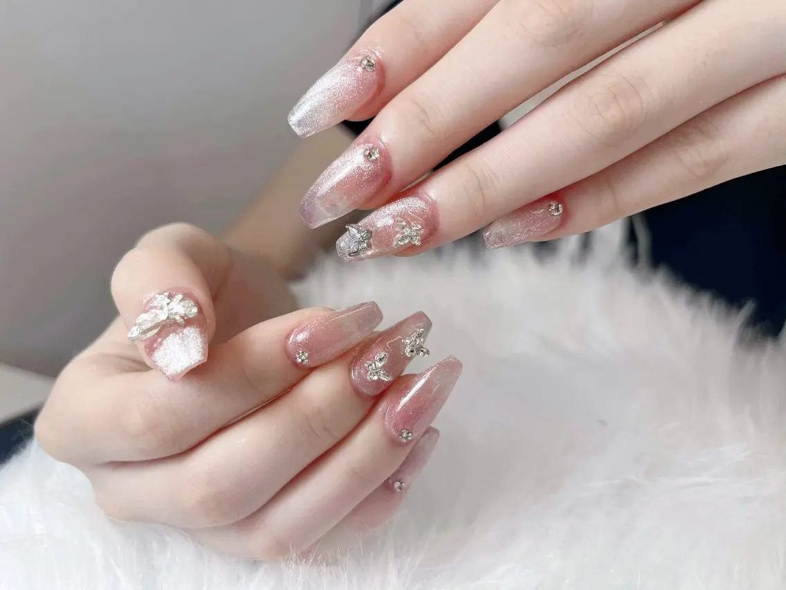 ネイル Luxe Nailのネイルデザイン