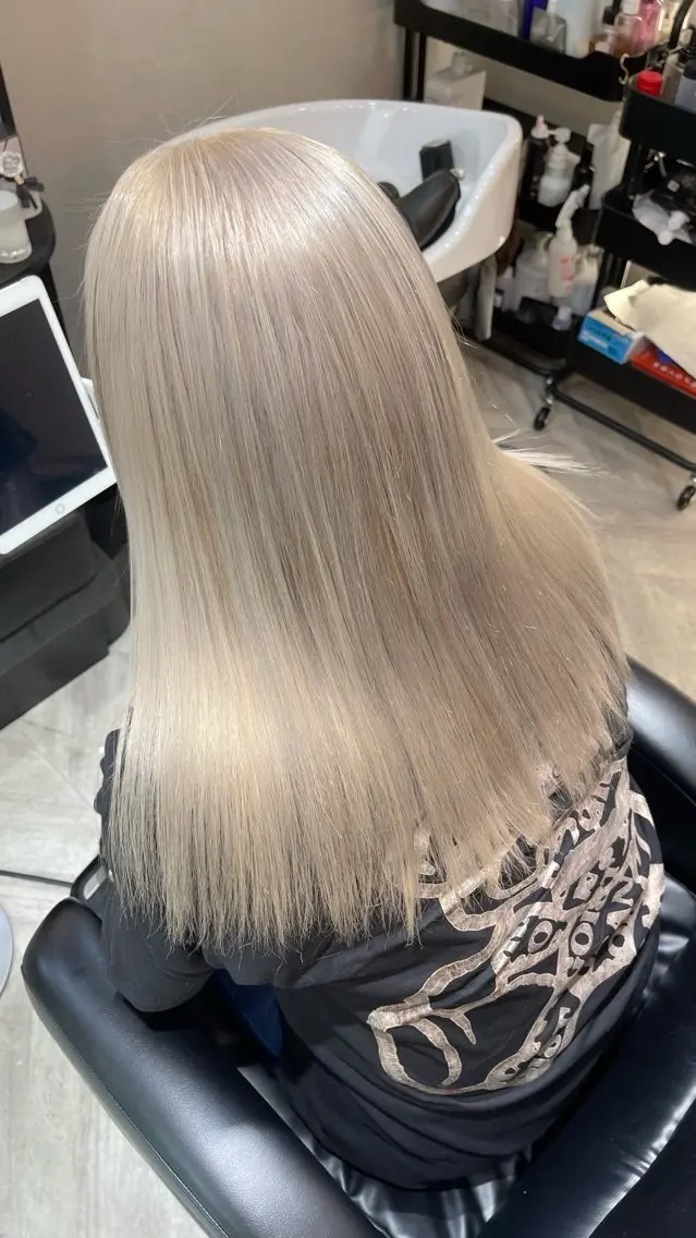 カラー 酒井 敬之のヘアスタイル
