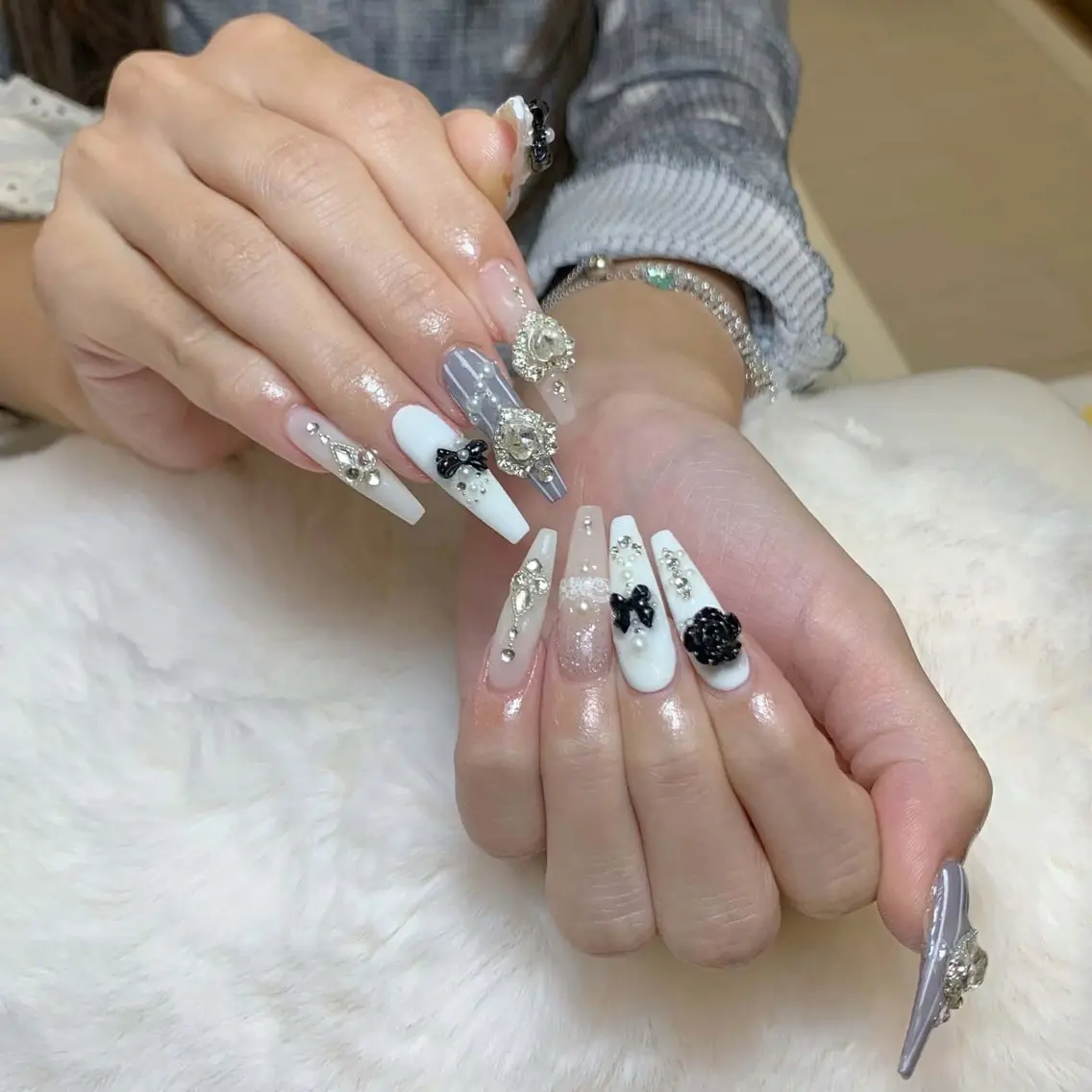 ネイル ハンドネイル ANH NAIL ゴテゴテ専門店💎のネイルデザイン