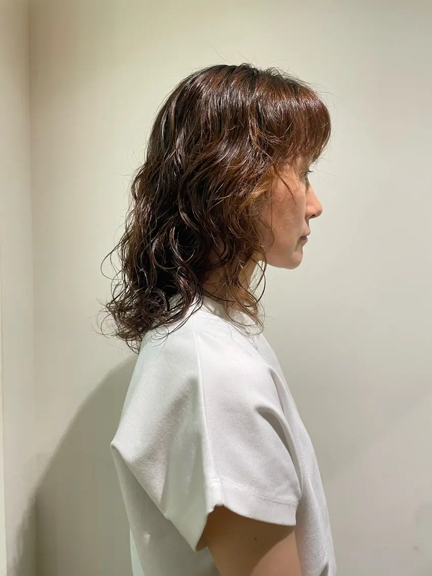 ミディアム パーマ カラーモデル/太田 遙のヘアスタイル