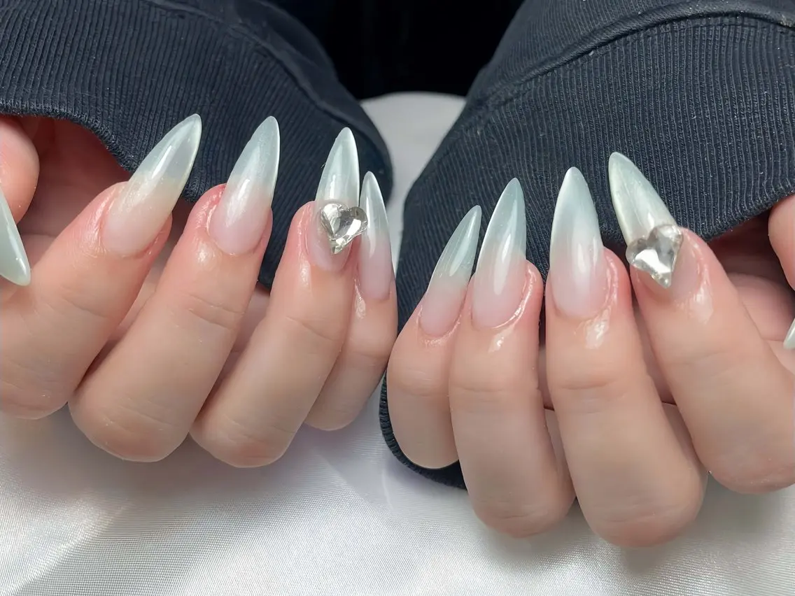 ネイル フラワーネイル フットネイル ジェルネイル スカルプネイル ネイルチップ ハンドネイル フットネイル Rei _Nail 新宿のネイルデザイン