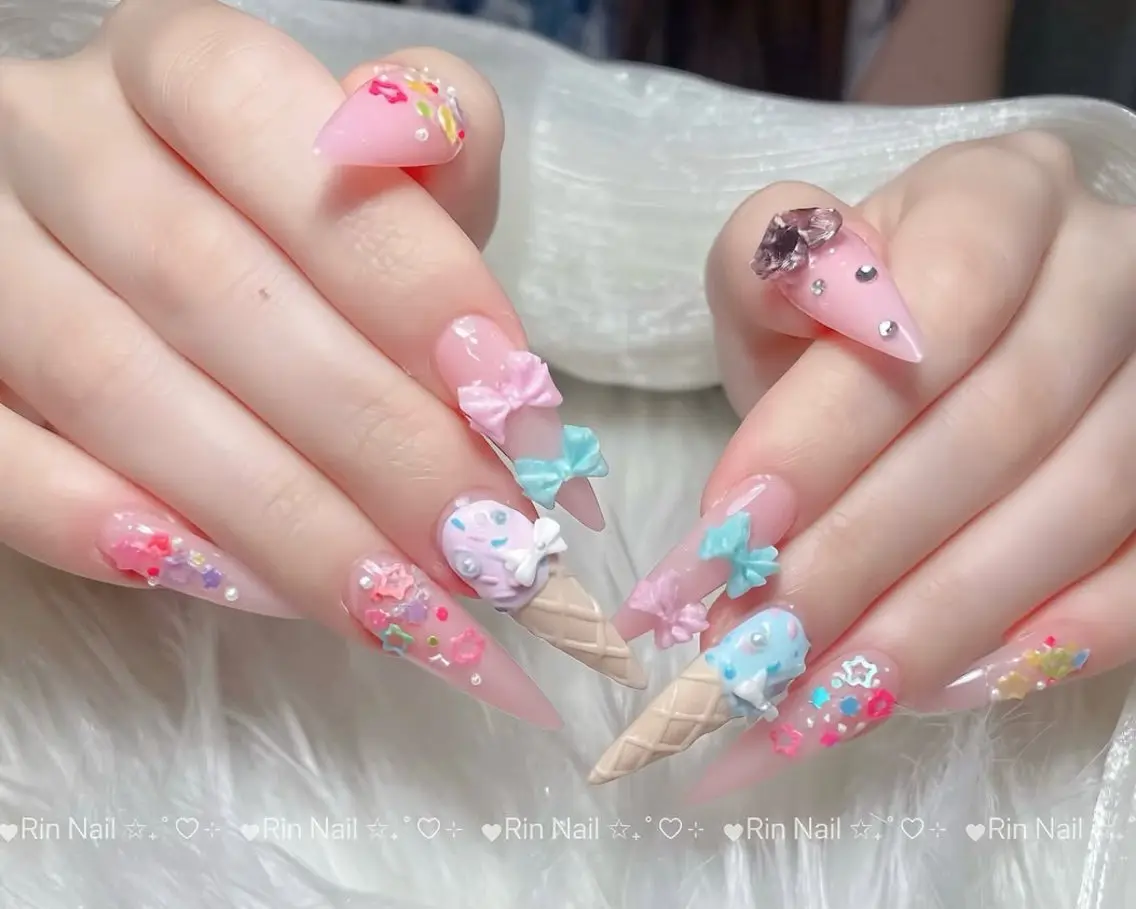ネイル オーロラネイル チークネイル 桜ネイル クリアネイル ドット ハンドネイル Rin Nail Shinokuboのネイルデザイン