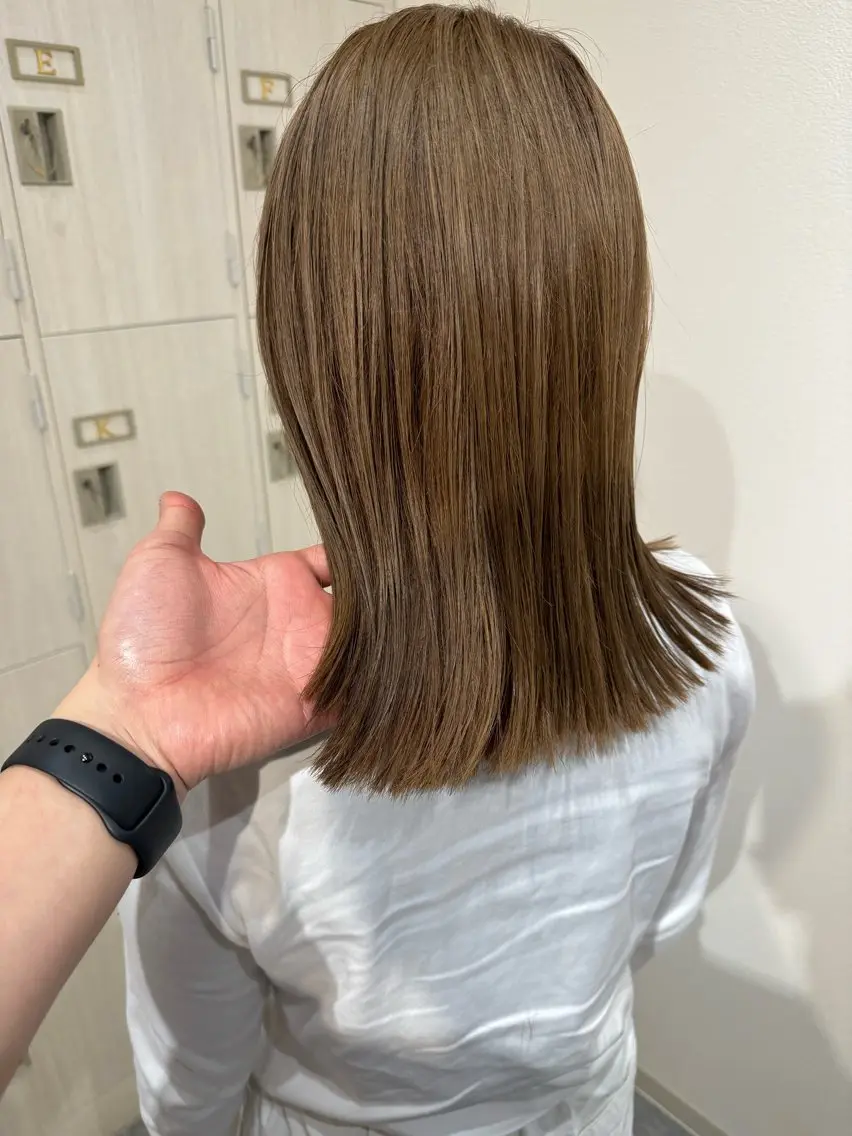 ミディアム フジイイブキ 髪質改善カラーのヘアスタイル