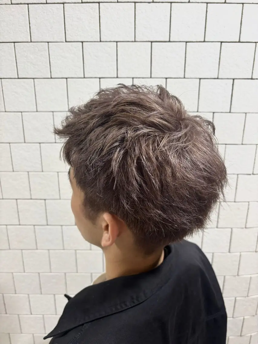 カラー メンズ メンズブリーチ ベージュカラー ブリーチ 倉木 優羽のヘアスタイル