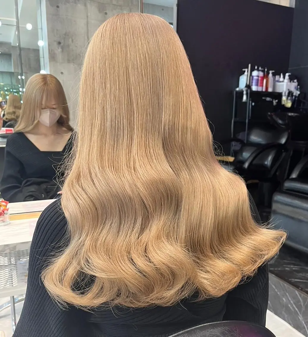 ロング ヘアカラー トリートメント ヘアセット ハイトーン特化🎀 LEONのヘアスタイル