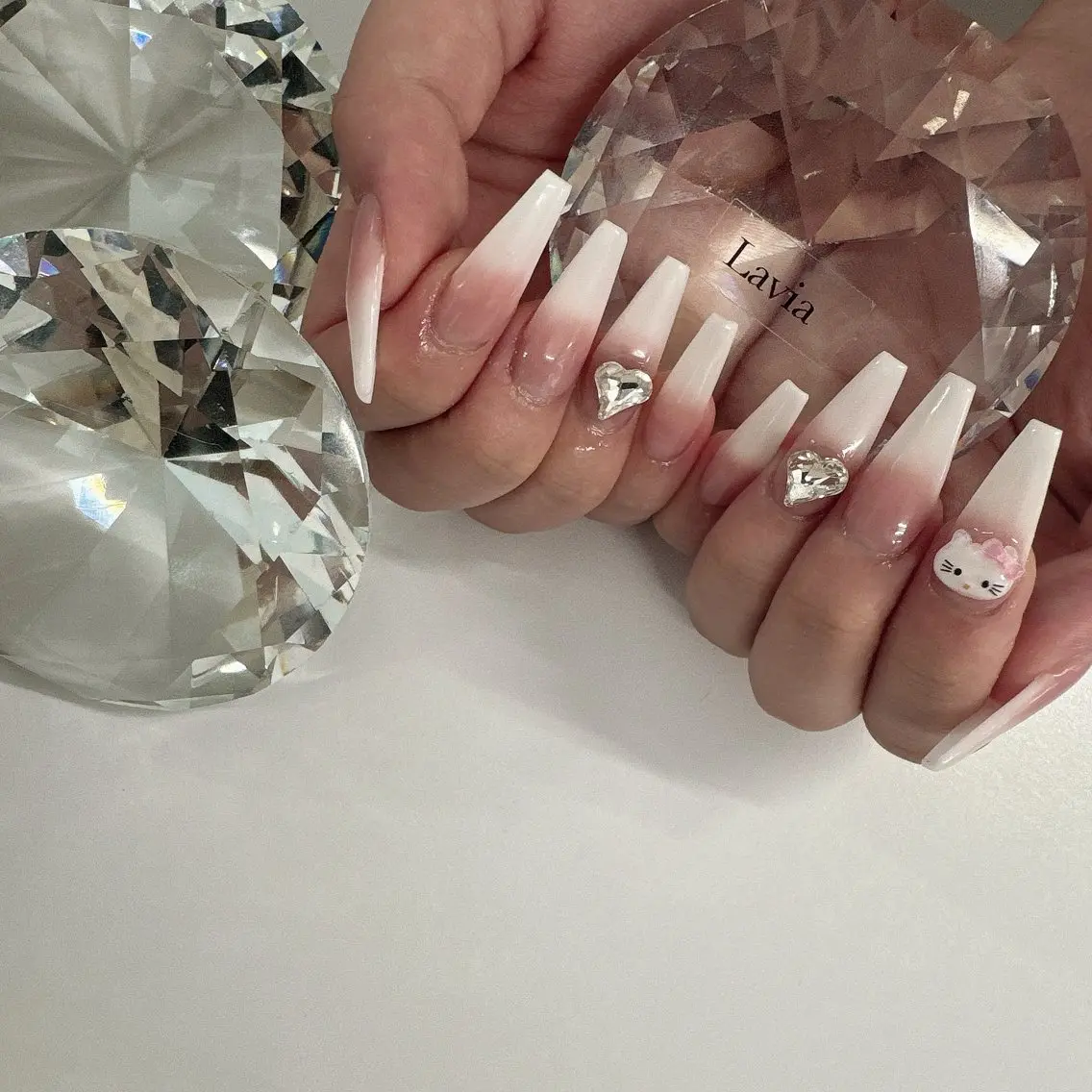 ネイル lavia🖤 ayumiのネイルデザイン