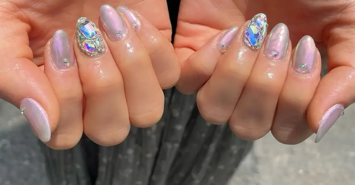 ネイル LAVISH 大和店 emi・:*+のネイルデザイン
