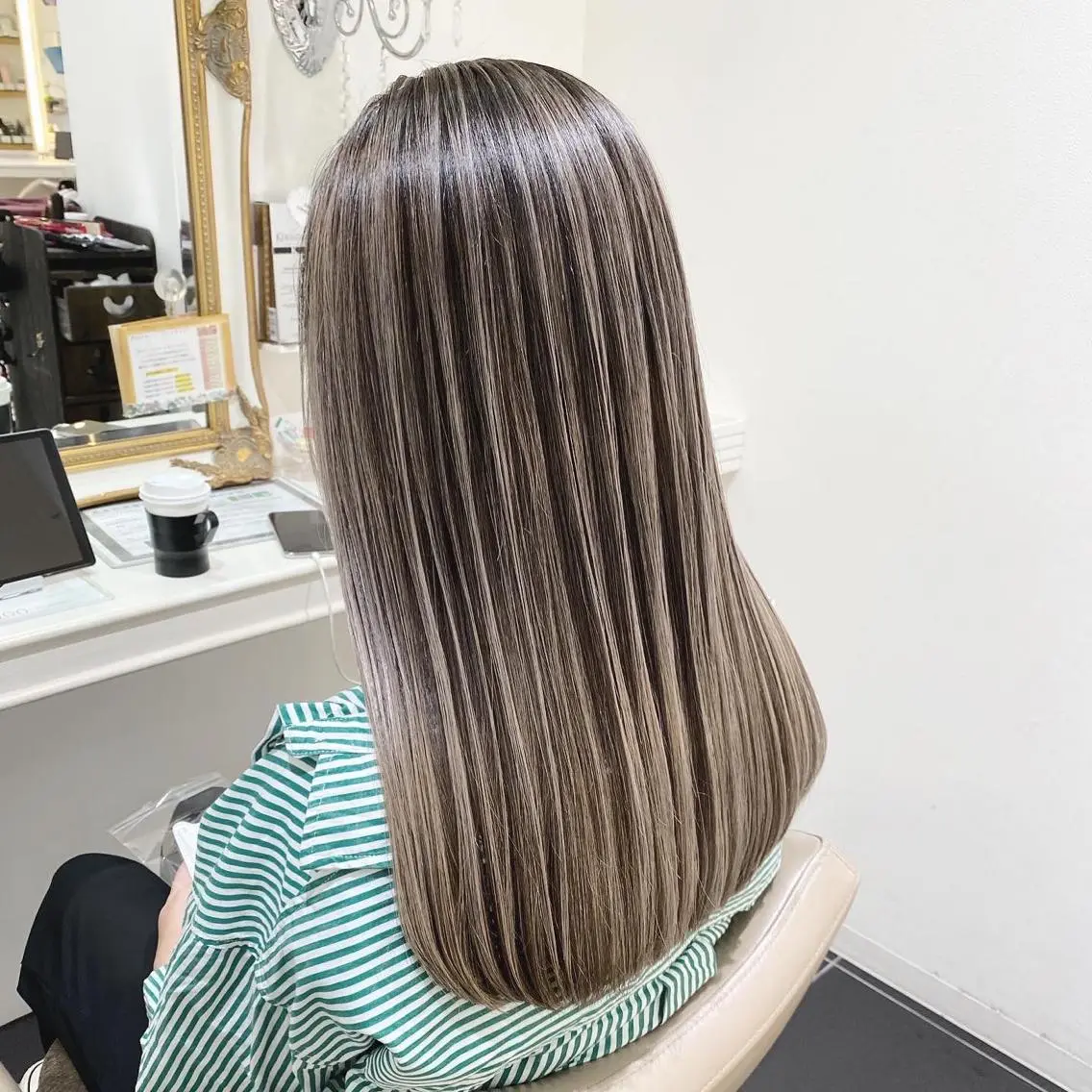 セミロング カラー バレイヤージュ 髪質改善 レイヤーカット カット ヘアカラー トリートメント 山崎俊輔/髪質改善 /バレイヤージュのヘアスタイル