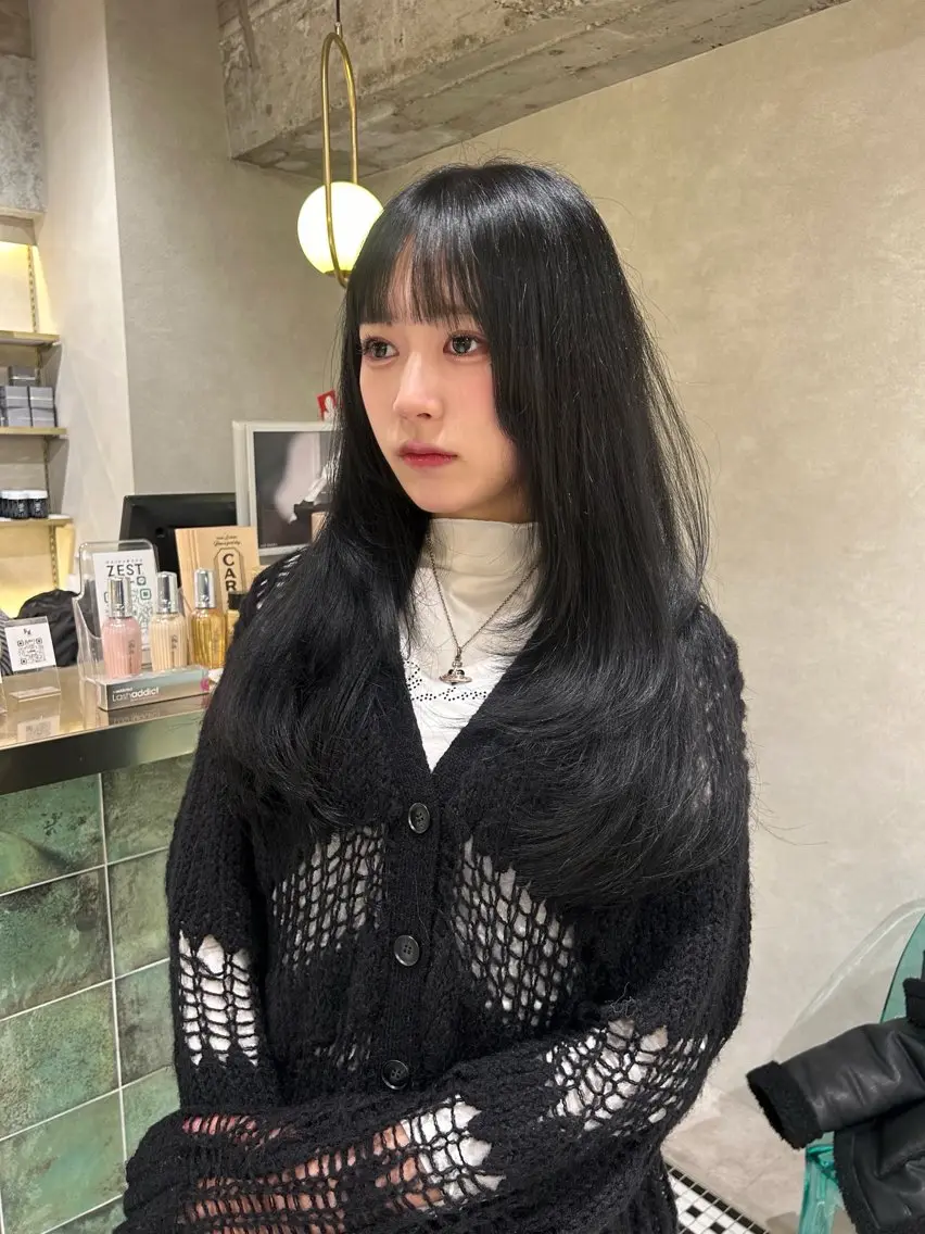 ロング カラー 黒髪 ブルーカラー ブルーブラック 韓国風ヘア レイヤーカット トレンドカット/ メンズ/パーマゆめのヘアスタイル