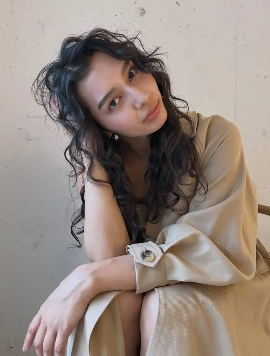 ロング パーマ パーマ 羽柴 優杏のヘアスタイル