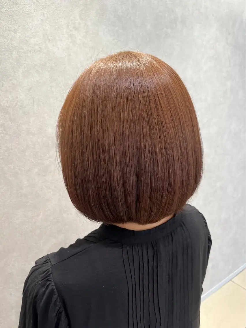 ミディアム カラー 西野 緋音のヘアスタイル