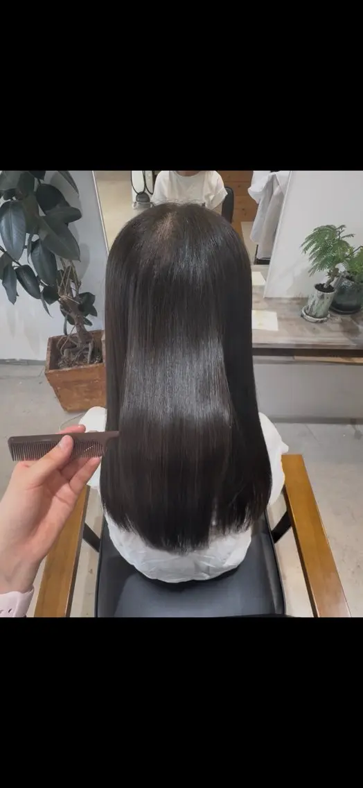 ロング ヘアカラー 髙木 千惺のヘアスタイル