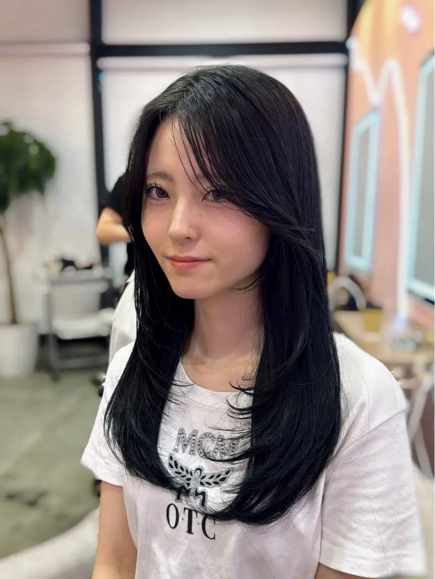 ロング カット ヘアカラー 艶カラー✨レイヤー 𝐚𝐲𝐚𝐤𝐚のヘアスタイル