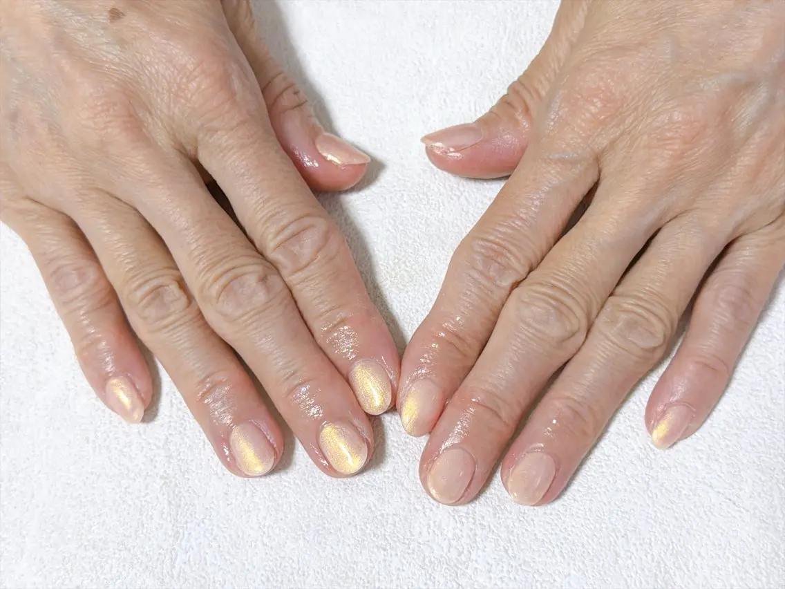 ネイル オーロラネイル フットネイル フレンチネイル ジェルネイル マグネットネイル ハンドネイル mogunail &blowのネイルデザイン