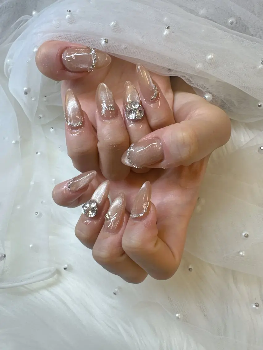 ネイル 成人式 フレンチネイル ジェルネイル ガラスフレンチ キラキラネイル ハンドネイル Queeens nailのネイルデザイン