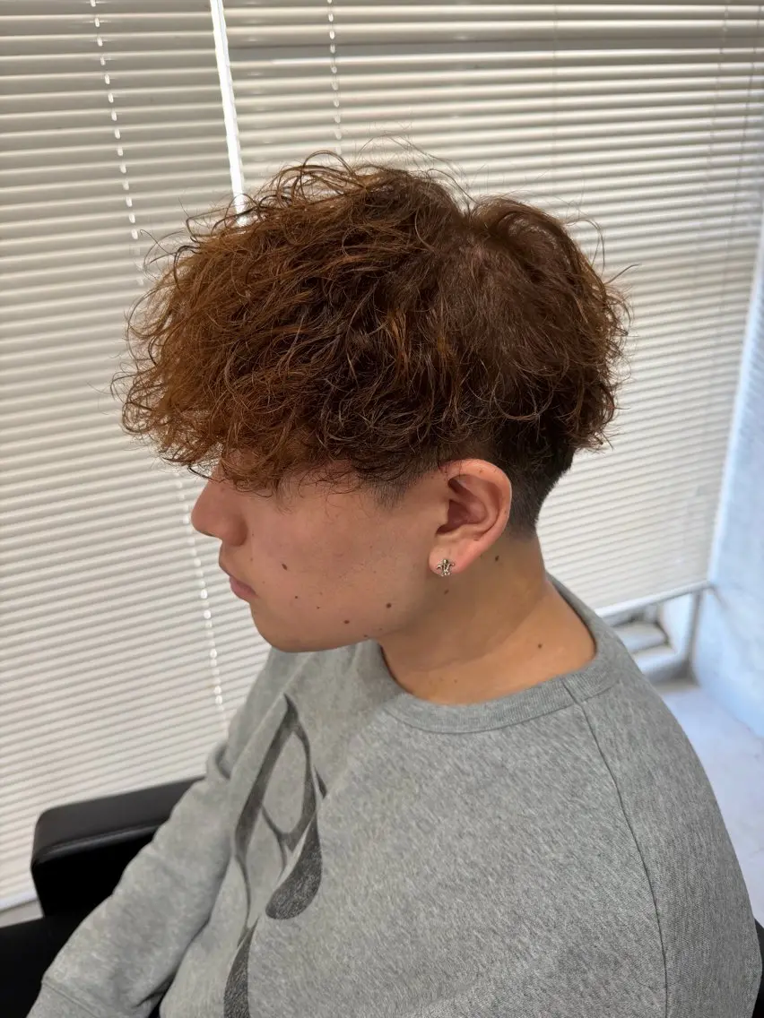 ショート パーマ メンズ メンズパーマ 波巻きパーマ カット パーマ ユウ🪄 パーマ指名No1のヘアスタイル
