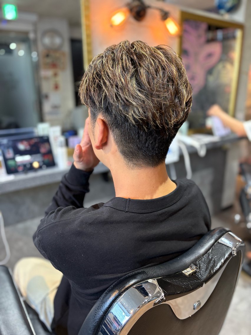 カラー メッシュ はるき でぱいのヘアスタイル