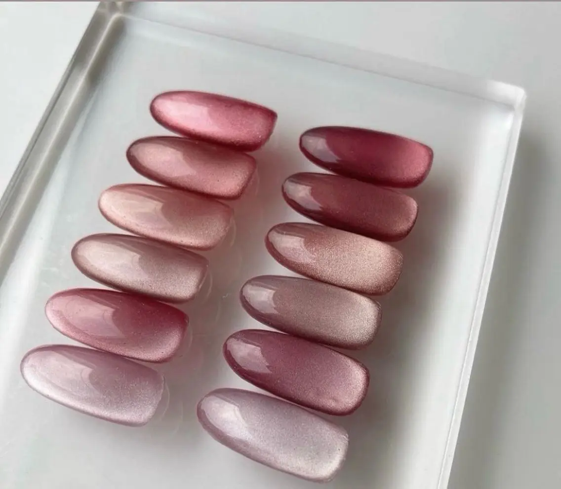 (オフ無し)マグネット🧲ネイル💅の写真