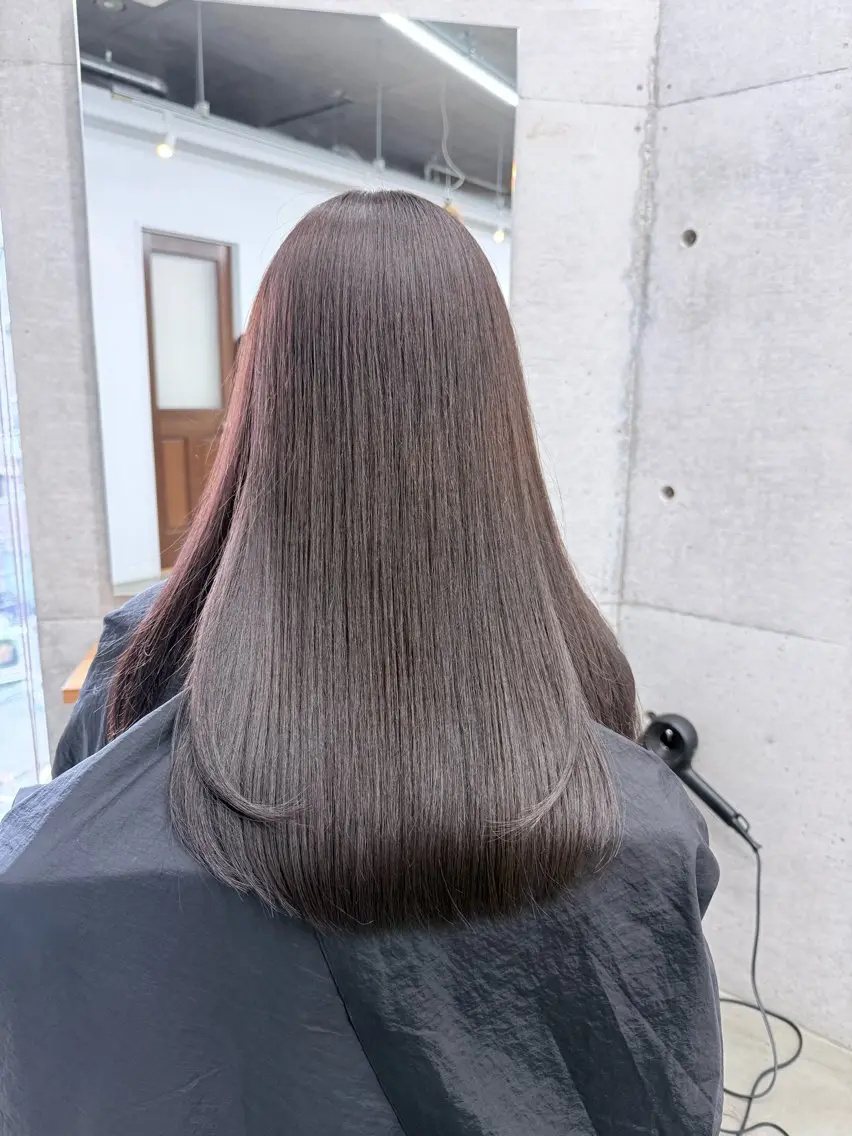 ロング カット ヘアカラー トリートメント 葉 /レイヤーカットのヘアスタイル